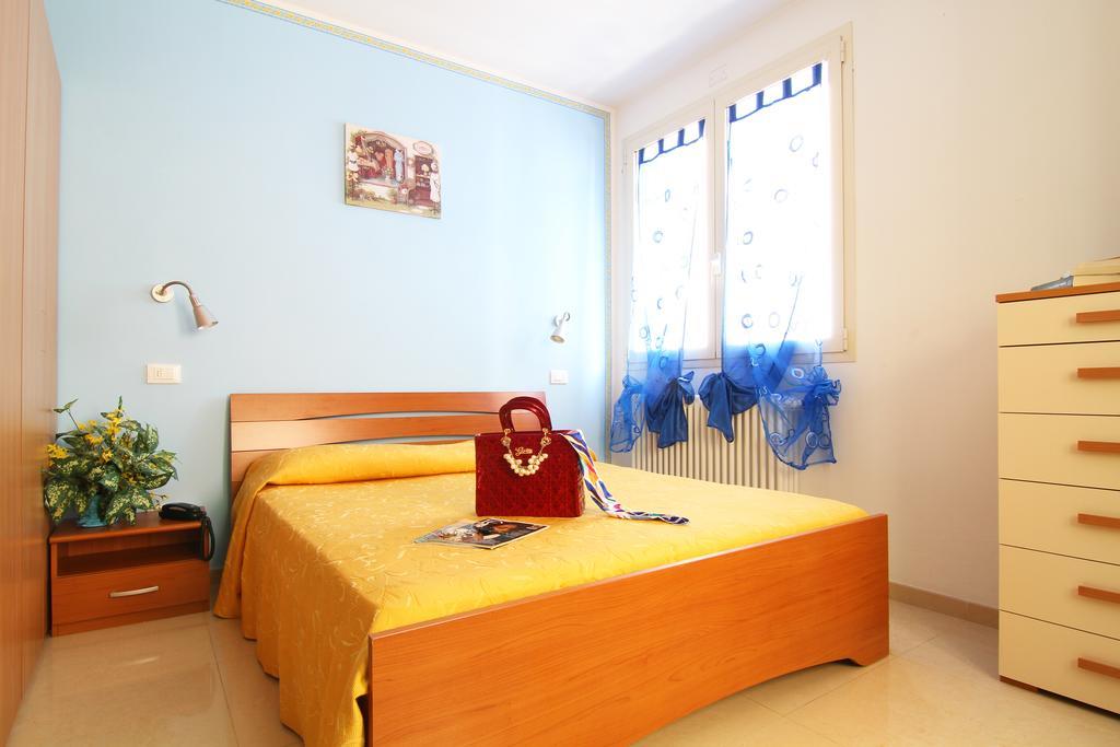 Residence Blu Marine Rimini Bilik gambar