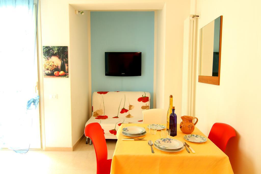 Residence Blu Marine Rimini Bilik gambar